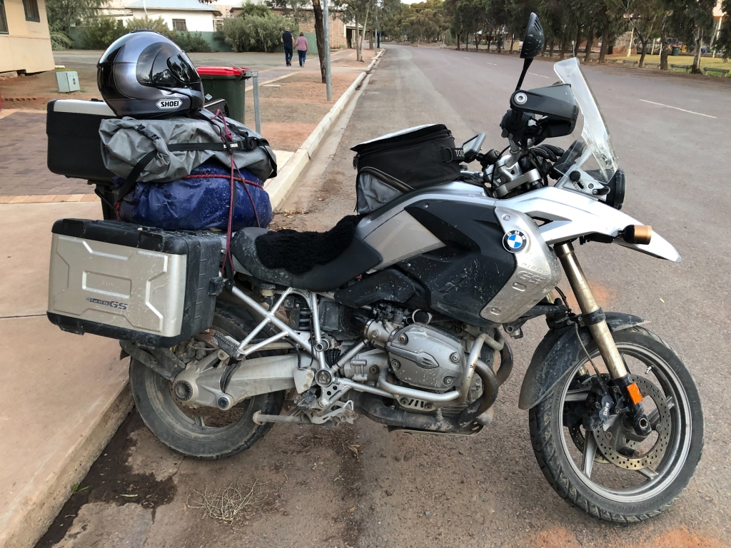 Fully packed BMW R1200 GS